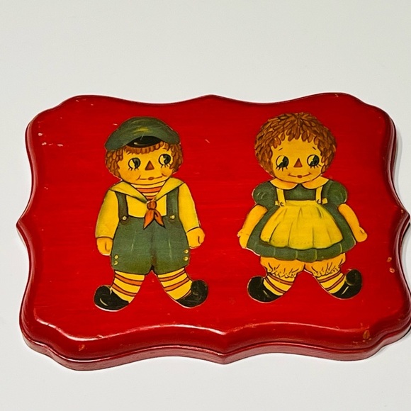 Vintage Raggedy Ann and Andy Wooden Wall Plaque - Picture 2 of 11